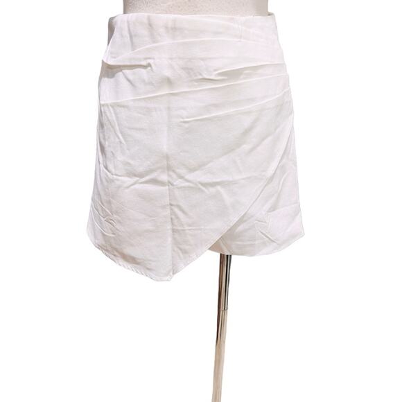 LOVE BONITO SKORT WHITE SIZE S NWT - Picture 3 of 7